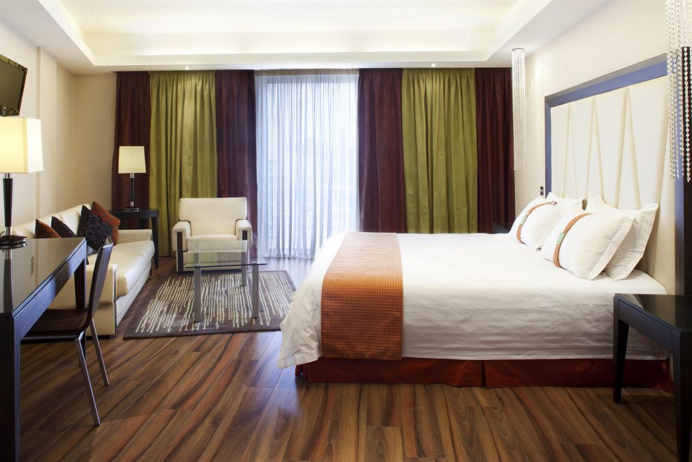 City center 4. City Center Hotel 4*.